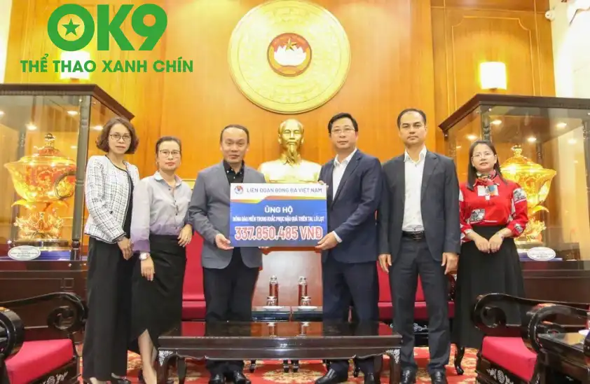OK9 Bóng Đá Việt: LĐBĐ Việt Nam tiếp lửa đồng bào vùng lũ: Hành động đẹp trên sân cỏ!