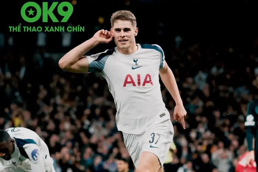 OK9 Champions League: Tottenham báo thù Copenhagen: Chơi thiếu người vẫn thắng hủy diệt!